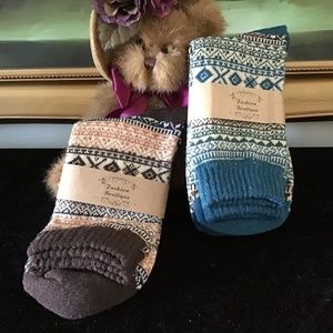 2 Pairs Fashion Boutique Women’s knit wool blend vintage casual Crew socks OS